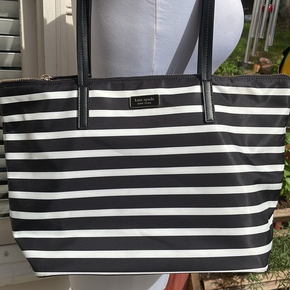 Kate Spade New York HAYDEN TOP ZIP TOTE - Picture 4 of 12